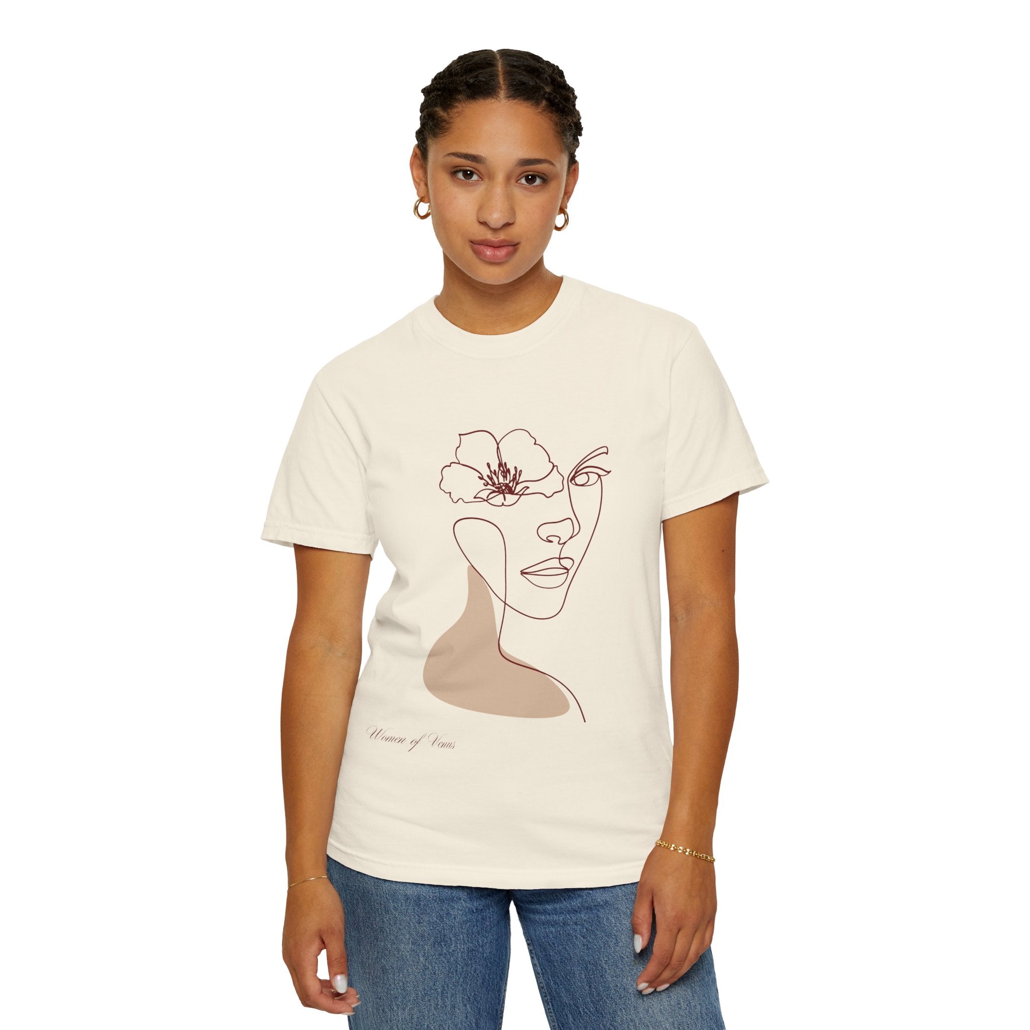 The Venus Tee – Minimalist Feminine Line Art T-Shirt