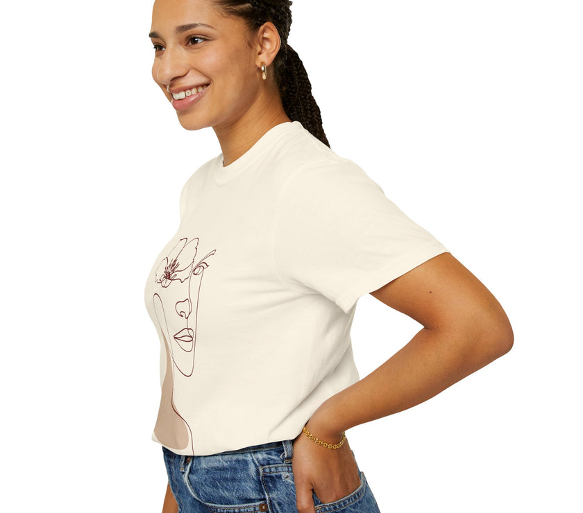The Venus Tee – Minimalist Feminine Line Art T-Shirt