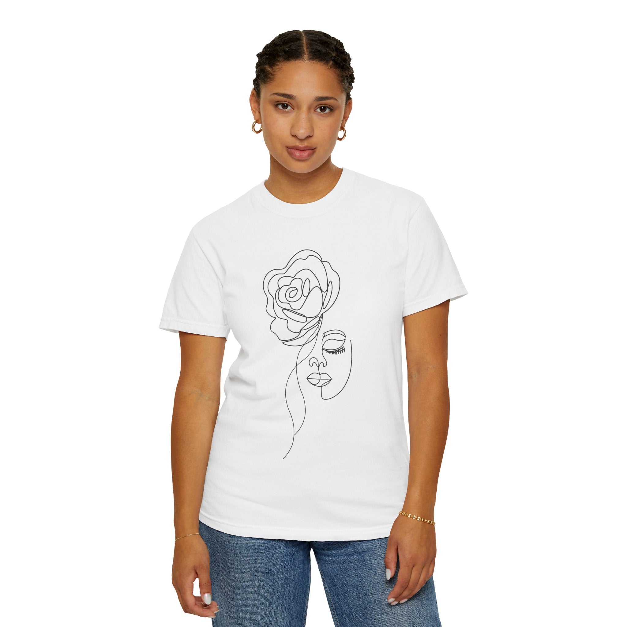 The Queen Tee – Line Art T-Shirt Celebrating the Black Woman